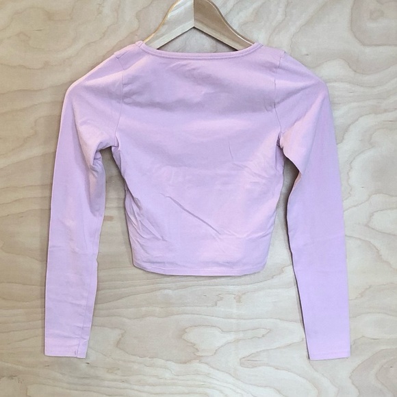 Hollister Long Sleeve Crop Baby Tee Size XS. - Picture 2 of 6